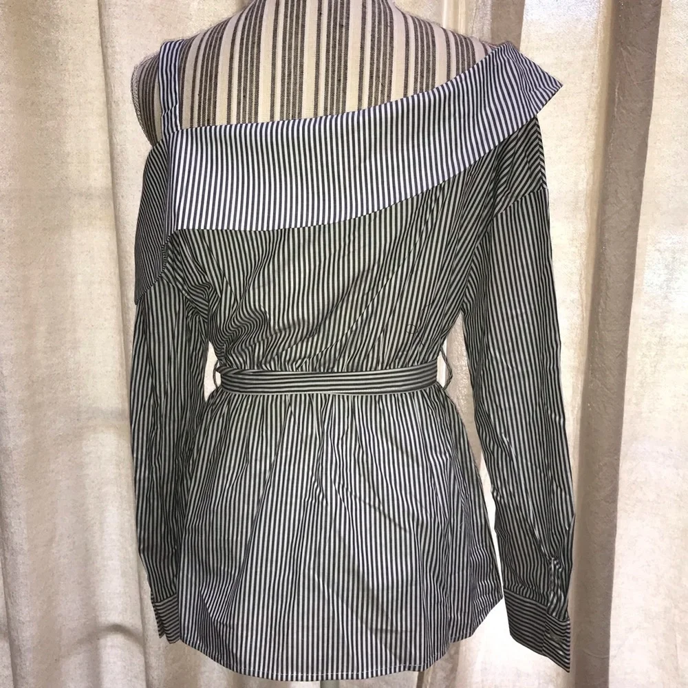 Romeo and Juliet couture size medium shirt originally $130 New with tags - Picture 4 of 9